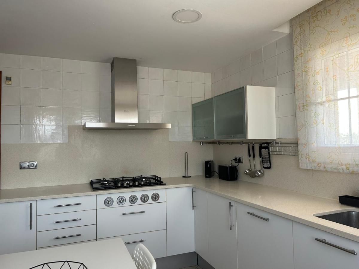 Piscina De Sal Barbacoa Wifi, Parking Gratis, 3 Min Pga Casa El Roble Villa Girona Eksteriør billede